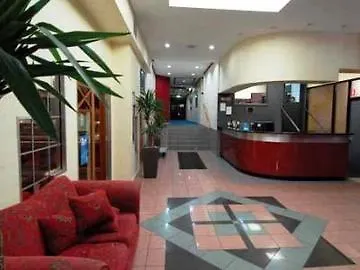 Adelaide Riviera Hotel 4*,